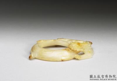 图片[3]-Jade Huan Ring with Dragon Pattern, Eastern Han dynasty (25-220)-China Archive